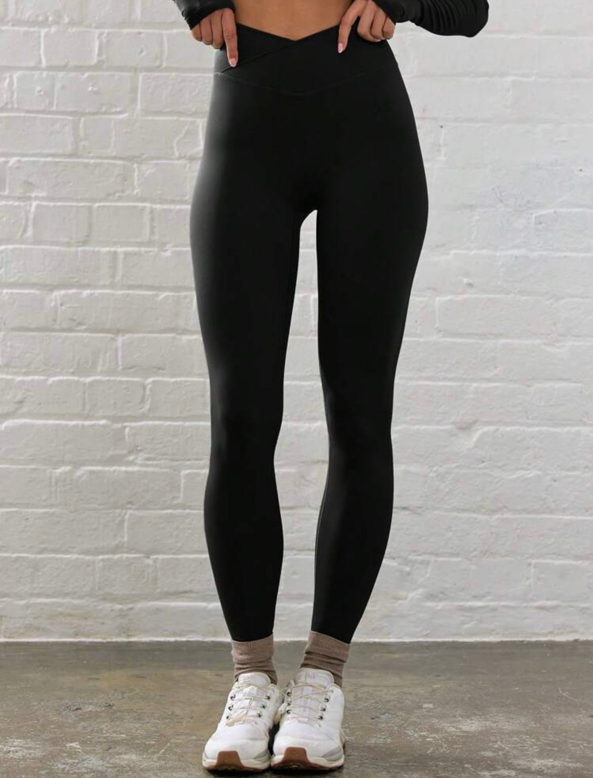 CALZA CON CINTURA CRUZADA