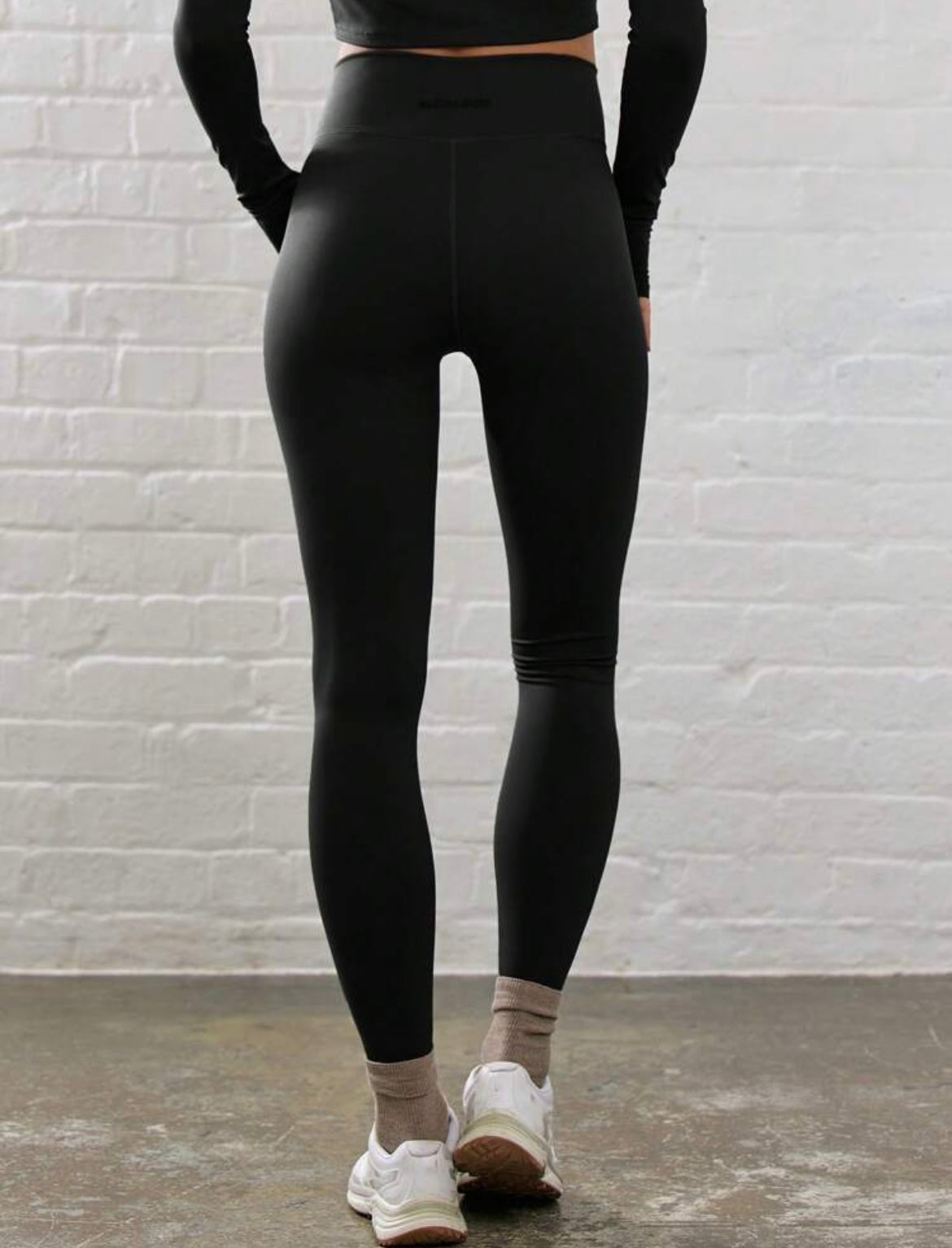 CALZA CON CINTURA CRUZADA